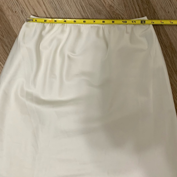 Vintage Natori Floral Embroidered Half Slip Skirt L - FITS LIKE M 6/8/10 - Picture 9 of 10